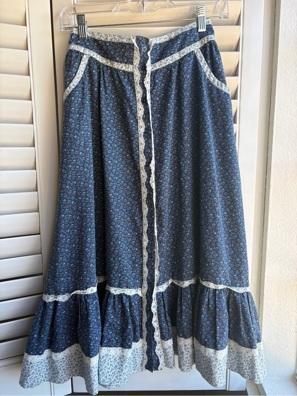 Gunne Sax Navy Blue Floral Midi Skirt with White Lace Trim